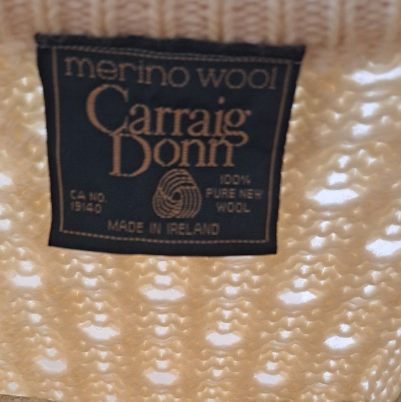 Vintage Carraig Donn Merino Wool Ivory Cable Knit Sweater, Size Large. - Picture 3 of 9
